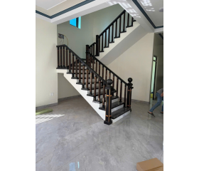 CẦU THANG LAN CAN NHÔM NHẬP KHẨU 