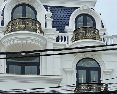 CỔNG NHÔM ĐÚC HOÀNG GIA