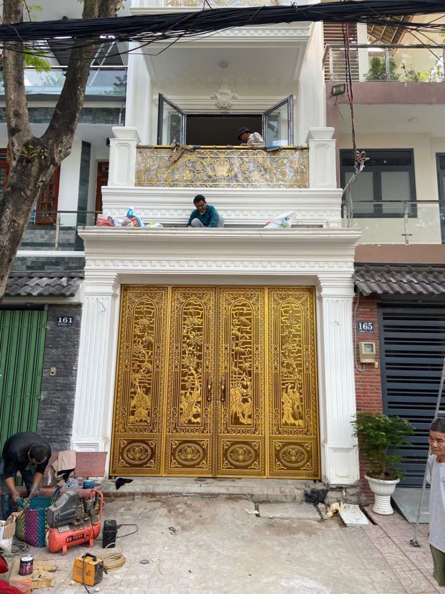 Cổng nhôm đúc 4 cánh