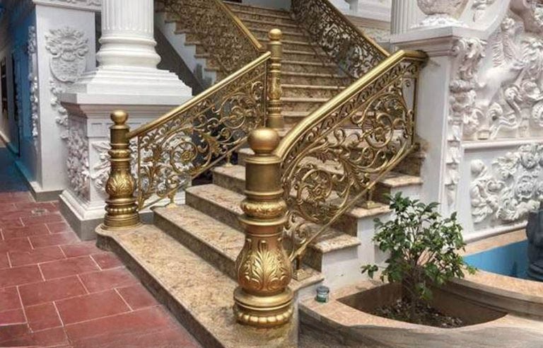 Cầu thang mẫu C06