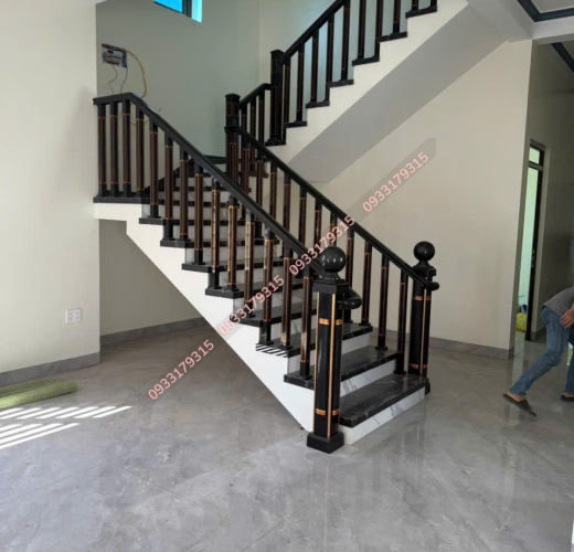 Cầu thang nhôm nhập khẩu sang trọng